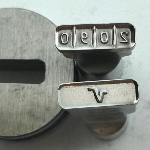 V2090 3d Shaped Mold Die 15mm*5mm For Tablet Press Machine